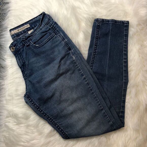 DKNY Skinny Stretch Jeans 8 - Picture 2 of 16